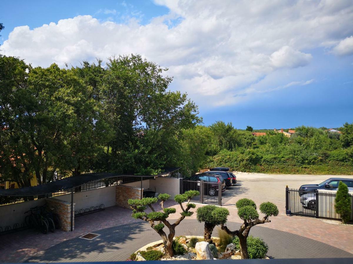 Villa Anja Peroj Exterior foto
